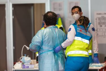Sanidad aparta a mil sanitarios y les hace test por usar mascarillas defectuosas