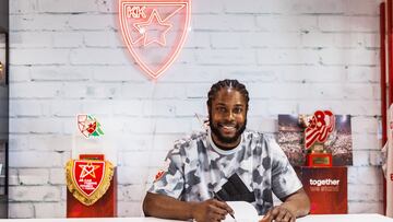 Semi Ojeleye firma con el Estrella Roja.