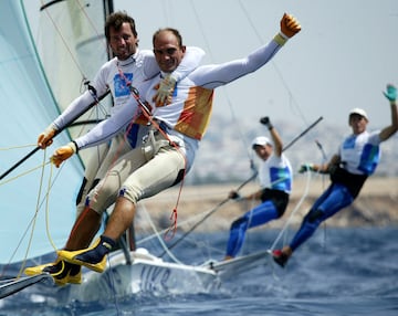 Otro oro conseguido en Atenas es el logrado por Xabier Fernández Gaztañaga e Iker Martínez en vela en la competición 49er.