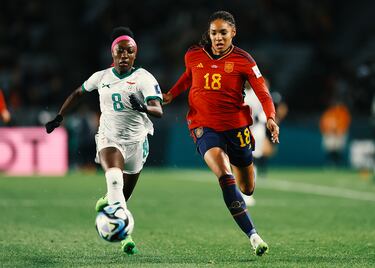 Carrera de Margaret Belemu (Zambia ) y Salma Paralluelo (España).