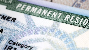 Las personas con una Green Card pueden perderla por varias razones e incluso pueden ser deportados de USA. Te explicamos por qué.