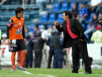 En 2012, Hugo llegó al banquillo del Pachuca, aunque no tuvo buenos resultados y pronto dejó la institución. Actualmente trabaja como analsita en televisión.