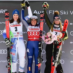 Vlhova y Brignone, ganadoras ex aequo; Feuz vence en casa