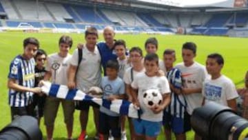 Toquero en su presentaci&oacute;n con el Alav&eacute;s