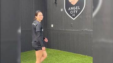 La divertida bienvenida de Angel City a Scarlett Camberos