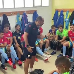 La charla de Salva Ballesta hablando en plata a sus jugadores por la que le llueven elogios en Twitter