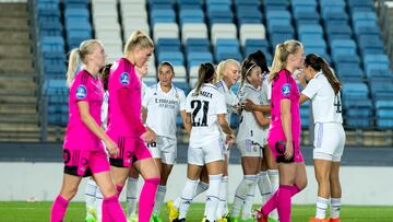 28/09/22 
CHAMPIONS FEMENINA
REAL MADRID - ROSENBORG BK KVINNER
CELEBRACION DEL 2-1 22 ATHENEA DEL CASTILLO