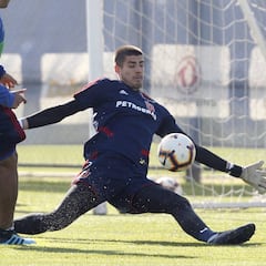 Arias sorprende en nómina con reemplazo de Johnny Herrera