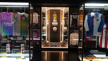 Vista amplia de la exposición "El fútbol, unido por la diversidad" en Legends