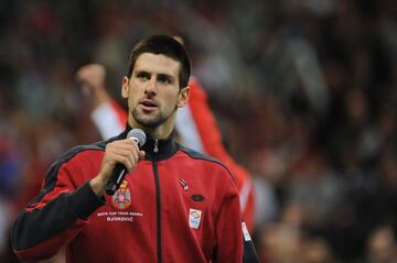 Djokovic celebrando la victoria de Serbia en la Copa Davis de 2010.