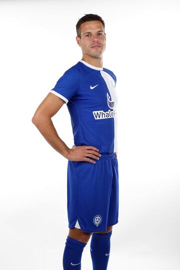 C¨¦sar Azpilicueta con la segunda equipaci¨®n de la temporada 23/24.