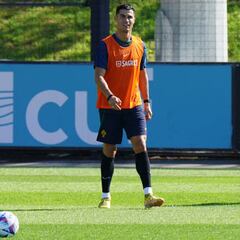Cristiano Ronaldo’s sweet interaction with young fan