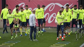 Los jugadores del Villarreal, en la sesi&oacute;n de ayer.