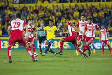 Aarón, con el 29, titular ante Las Palmas.