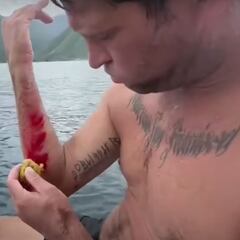 Poopies se deja literalmente la piel en Teahupoo