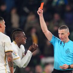 El Elche recurrirá las tarjetas a Magallán, Roco, Palacios y Cheikh