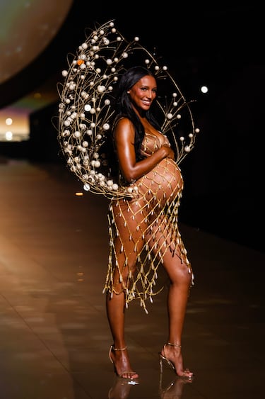 Jasmine Tookes en el desfile de Victoria's Secret 2025, celebrado en los Estudios Steiner.