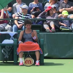 Vykhlyantseva pasa por encima de una taciturna Carla Suárez