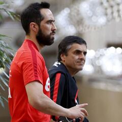 Peligra el debut de Bravo en el estreno de la Confederaciones