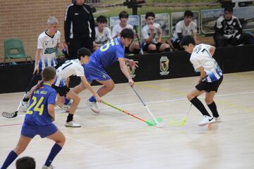 En Espa?a se introdujo a finales de los ochenta. Comienza  a practicarse en colegios e institutos que lo incluyeron dentro de sus programaciones bajo la categora de deportes alternativos.