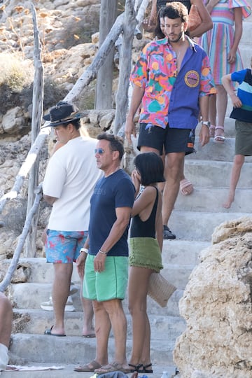 Sebasti¨¢n Yatra y Aitana disfrutan de unos d¨ªas de vacaciones en Ibiza navegando en un barco.