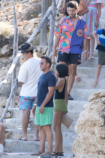 Sebastián Yatra y Aitana disfrutan de unos días de vacaciones en Ibiza navegando en un barco.