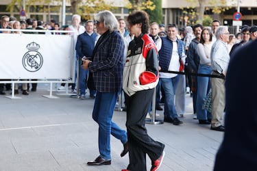 José Mercé a su llegada al estadio Santiago Bernabéu.