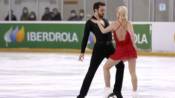 Olivia Smart y Adri¨¢n D¨ªaz revalidan triunfo en danza