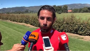 Patricio Cucchi espera brillar en el equipo rojo. Su esfuerzo por cada balón y sus goles serán fundamentales para llevar a Santa Fe a lo más alto de la tabla de posiciones