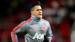 Alexis Sánchez joins United tour in LA after visa issues