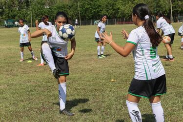 Futbol; un escape de la realidad en Tamazúnchale