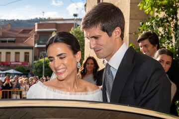 Blanca Sainz y Guillermo Comenge, felices tras su enlace.