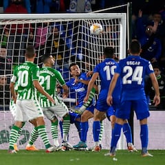 La gran reacción de Bravo ante Getafe: ¡cabezazo a quemarropa!
