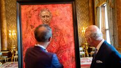 Jonathan Yeo while keeping some features of royal portraits with his painting of King Charles III injected “a dynamic, contemporary jolt into the genre.”