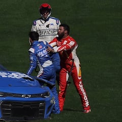 NASCAR: Why did Bubba Wallace go after Kyle Larson after a crash in Las Vegas