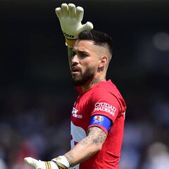 Pollo Saldívar comete grave error en derrota de Pumas ante Morelia