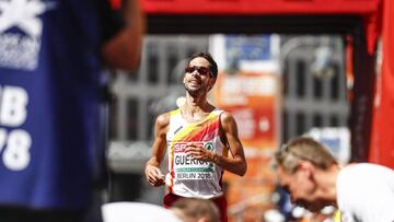 Berlin (Germany), 12/08/2018.- Javier Guerra of Spain reacts in the finish area after the men&#039;s marathon during the Athletics 2018 European Championships in Berlin, Germany, 12 August 2018. (Marat&oacute;n, Alemania, Espa&ntilde;a) EFE/EPA/CHRISTIAN BRUNA