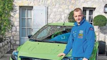 Hirvonen, junto al nuevo Focus RS.