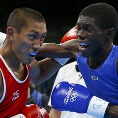 Yuberjen Martínez gana y queda a un triunfo de conseguir medalla