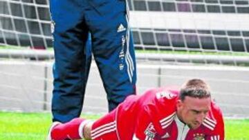 <b>TENSIÓN. </b>Van Gaal y Ribéry, en un entrenamiento del Bayern.