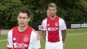 Bojan, vestido ya con la camiseta del Ajax.