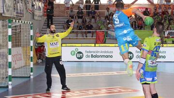 Maciel, en una para en la portería del MMT Zamora.