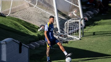 Nico Gonzalez presente en el entreno del Atlético tras hacerse oficial su llegada.