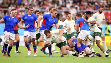 TOYOTA, JAPAN - SEPTEMBER 28: Frans Steyn of South Africa breaks during the Rugby World Cup 2019 Group B game between South Africa and Namibia at City of Toyota Stadium on September 28, 2019 in Toyota, Aichi, Japan. (Photo by Mark Kolbe/Getty Images)