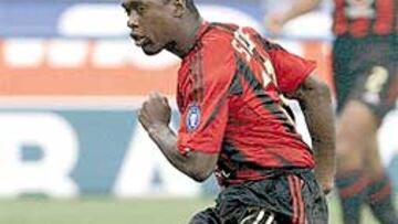 <b>OTRO QUE NO. </b>Seedorf afirmó que él tampoco quiso que le pincharan.