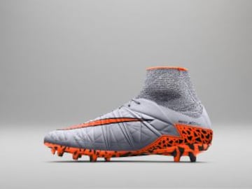 Nike mejoró su modelo para atacantes movedizos. La tecnología de Hypervenom II permite que los jugadores realicen con comodidad sus inesperados movimientos dentro del área.