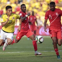 Teo, Roger y Dayro, alternativas que buscan cupo en Selección