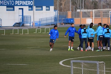 Tapia, a la izquierda, tras 'sufrir' el pasillo del Leganés. A su espalda, Nastasic. 