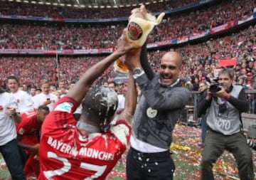 El Bayern celebra el título con ¡Un baño de cerveza!