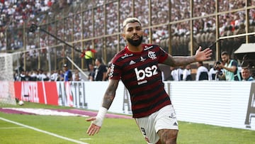 LIMA, PERU - NOVEMBER 23: Gabriel Barbosa of Flamengo celebrates after scoring his side's first goal during the final match of Copa CONMEBOL Libertadores 2019 between Flamengo and River Plate at Estadio Monumental on November 23, 2019 in Lima, Peru.